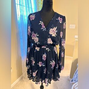 Francescas navy blue with floral print long sleeve short dress